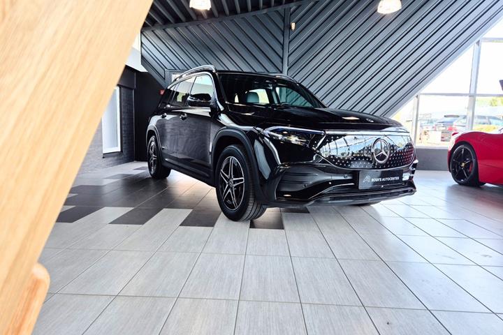 Sort Mercedes EQB250+ fra 2025