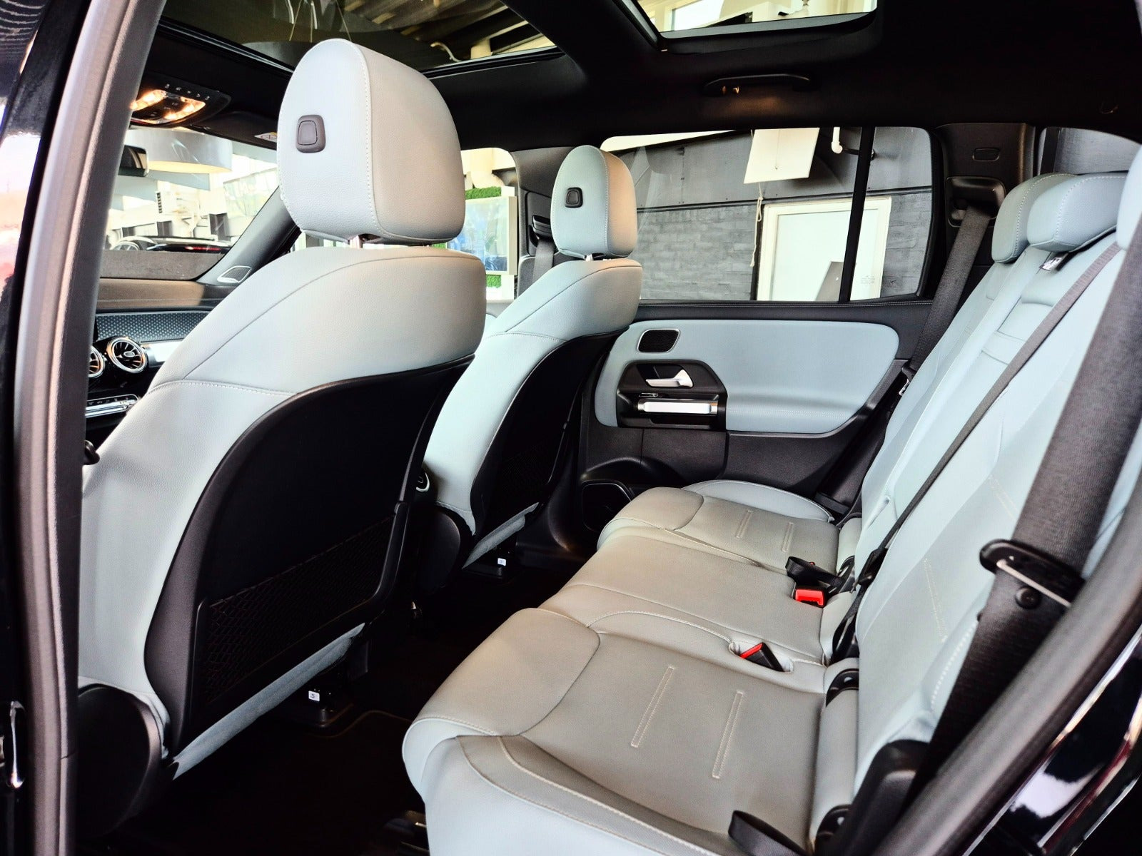 Sort Mercedes EQB250+ fra 2025