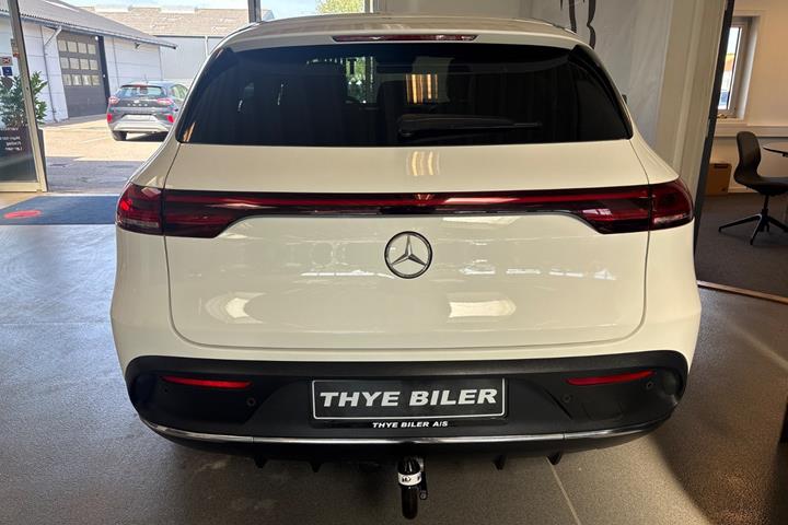 Hvid Mercedes EQC400 fra 2020