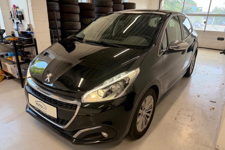 Sort Peugeot 208 fra 2019