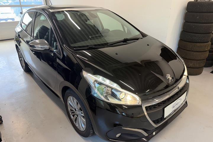 Sort Peugeot 208 fra 2019