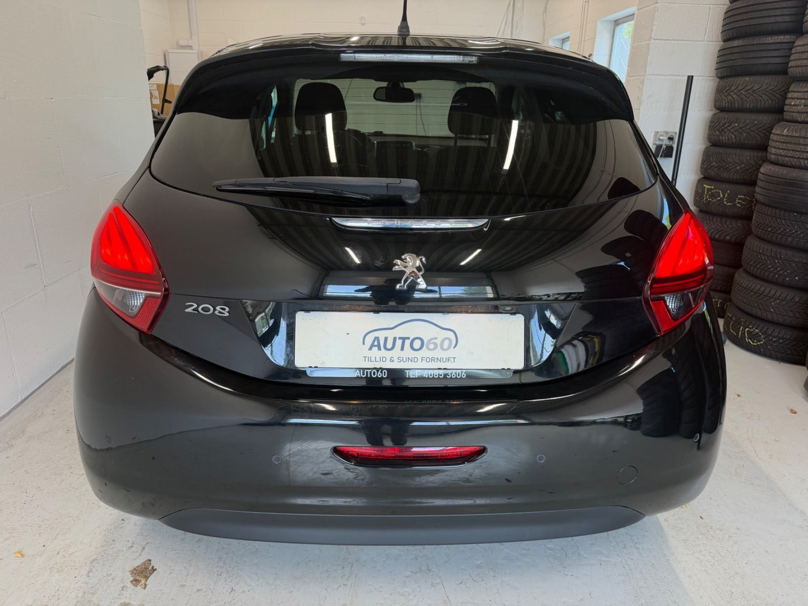 Sort Peugeot 208 fra 2019