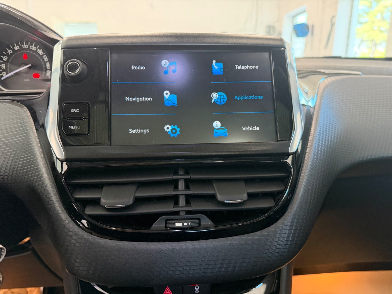 Sort Peugeot 208 fra 2019