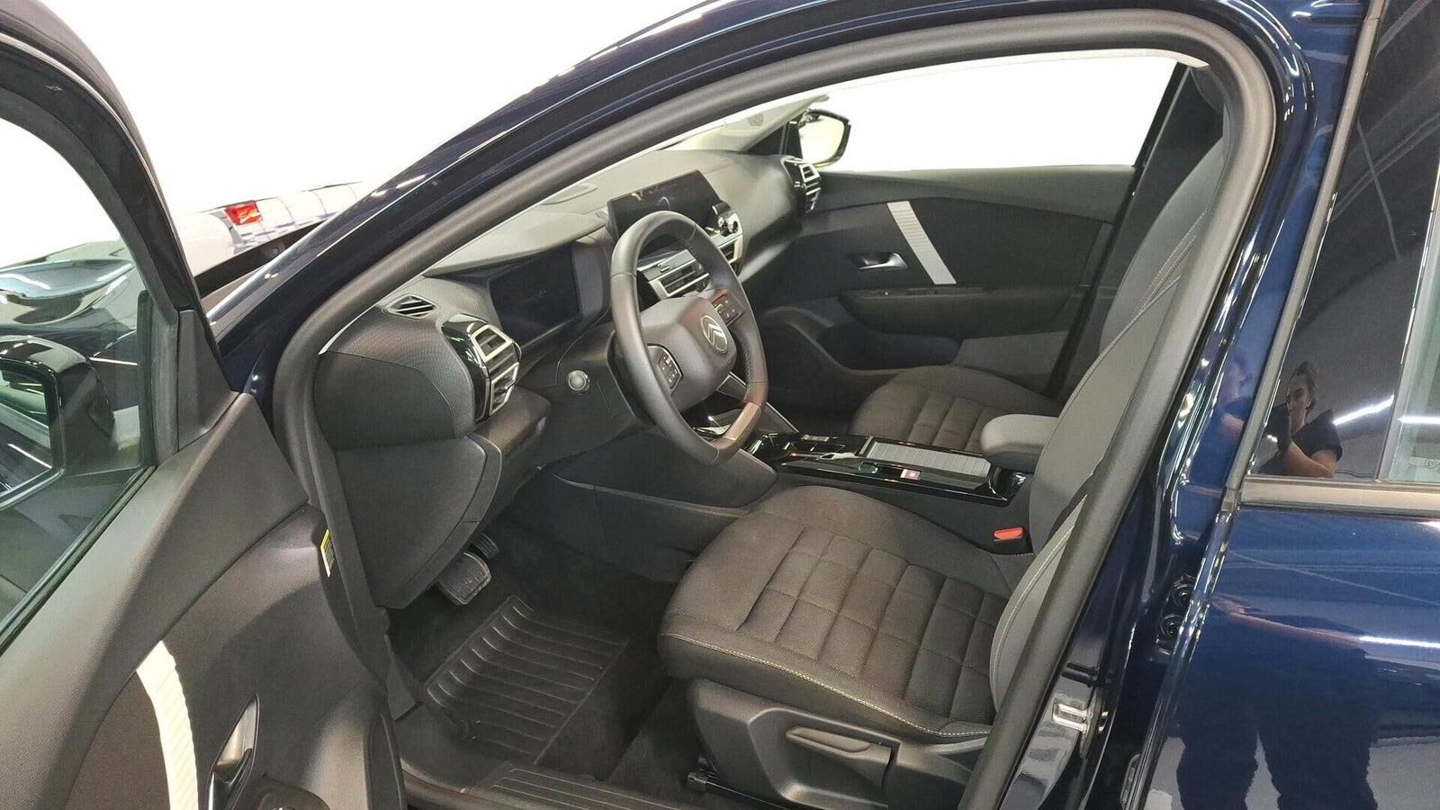 Blå Citroën ë-C4 fra 2025