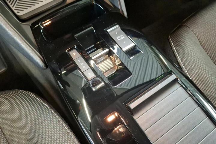 Blå Citroën ë-C4 fra 2025