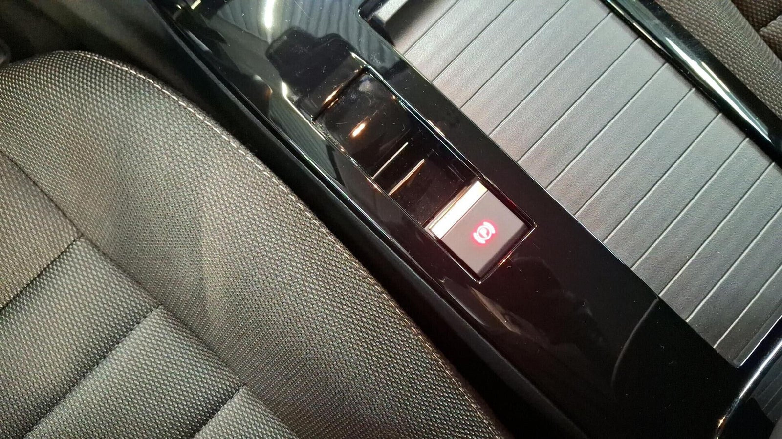 Blå Citroën ë-C4 fra 2025