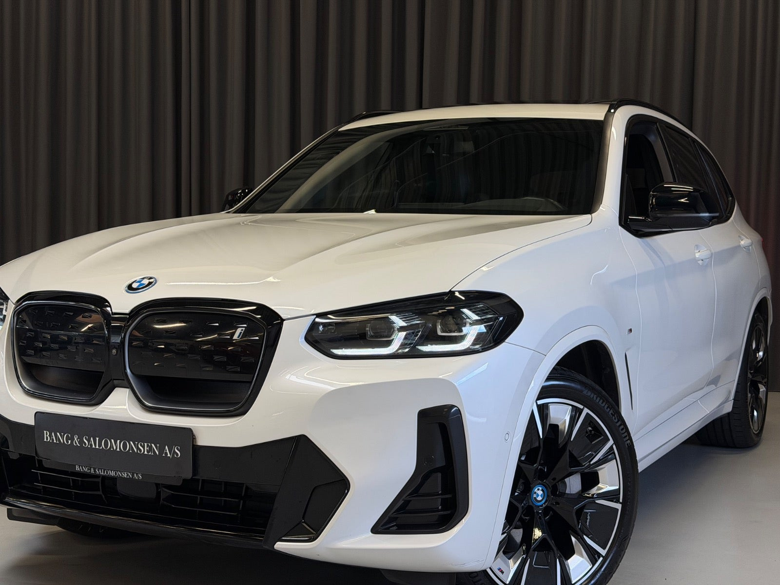 Hvid BMW iX3 fra 2022