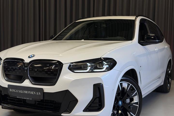 Hvid BMW iX3 fra 2022