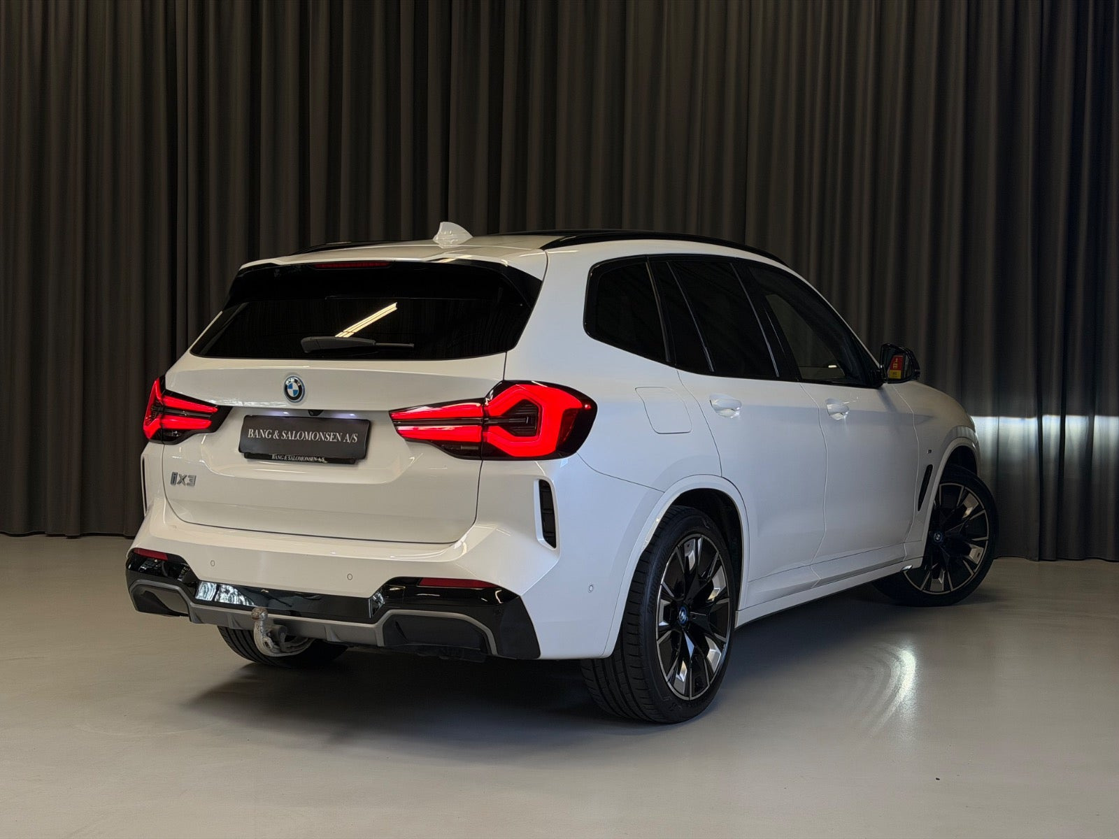 Hvid BMW iX3 fra 2022