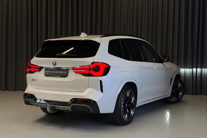 Hvid BMW iX3 fra 2022
