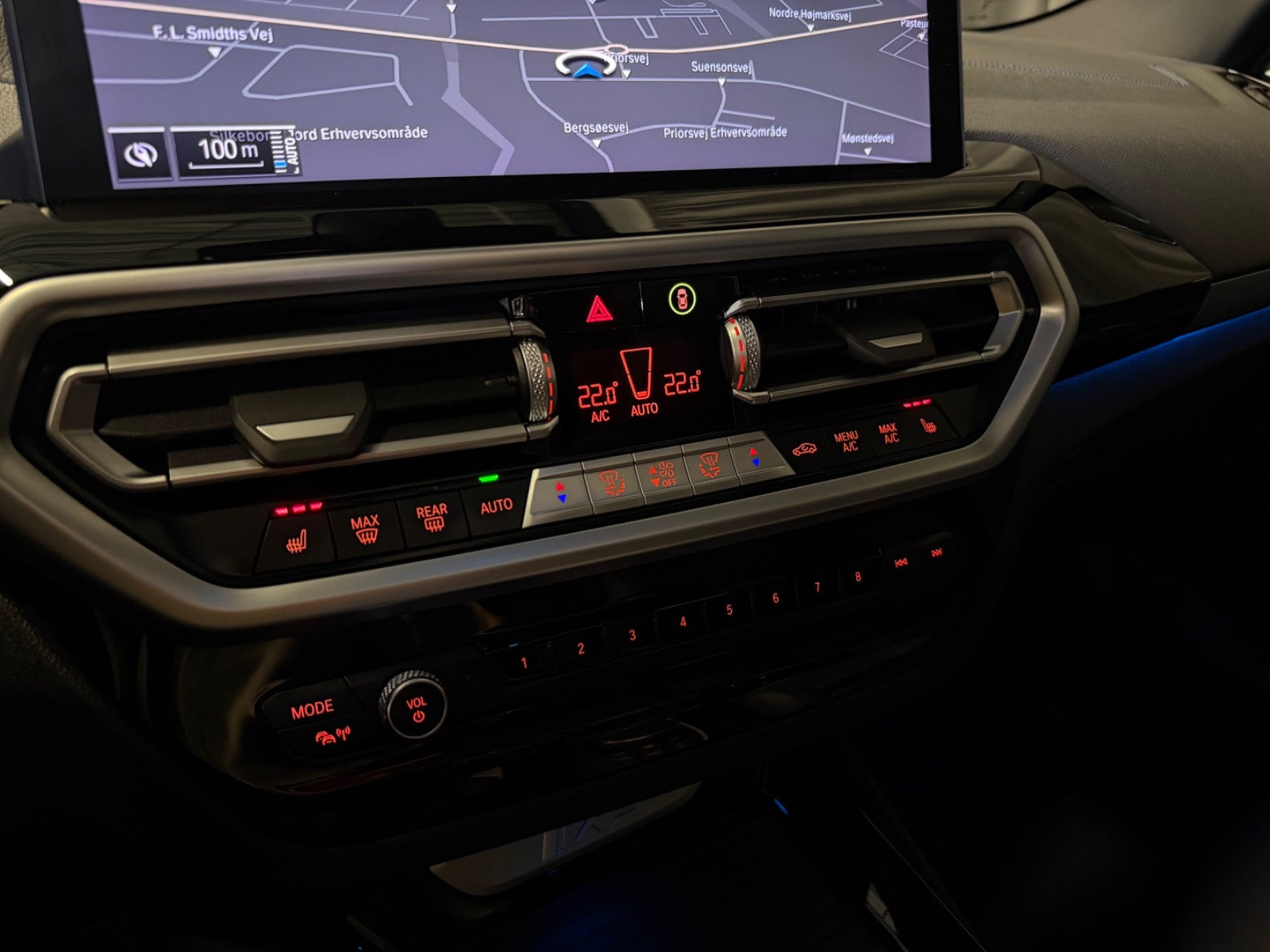 Hvid BMW iX3 fra 2022