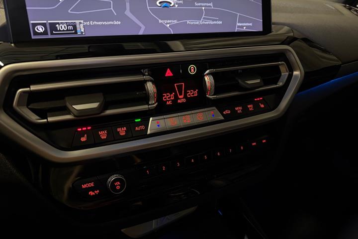 Hvid BMW iX3 fra 2022