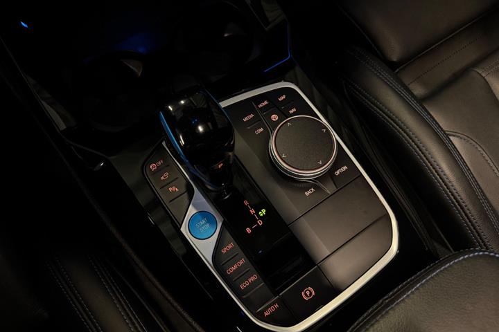 Hvid BMW iX3 fra 2022