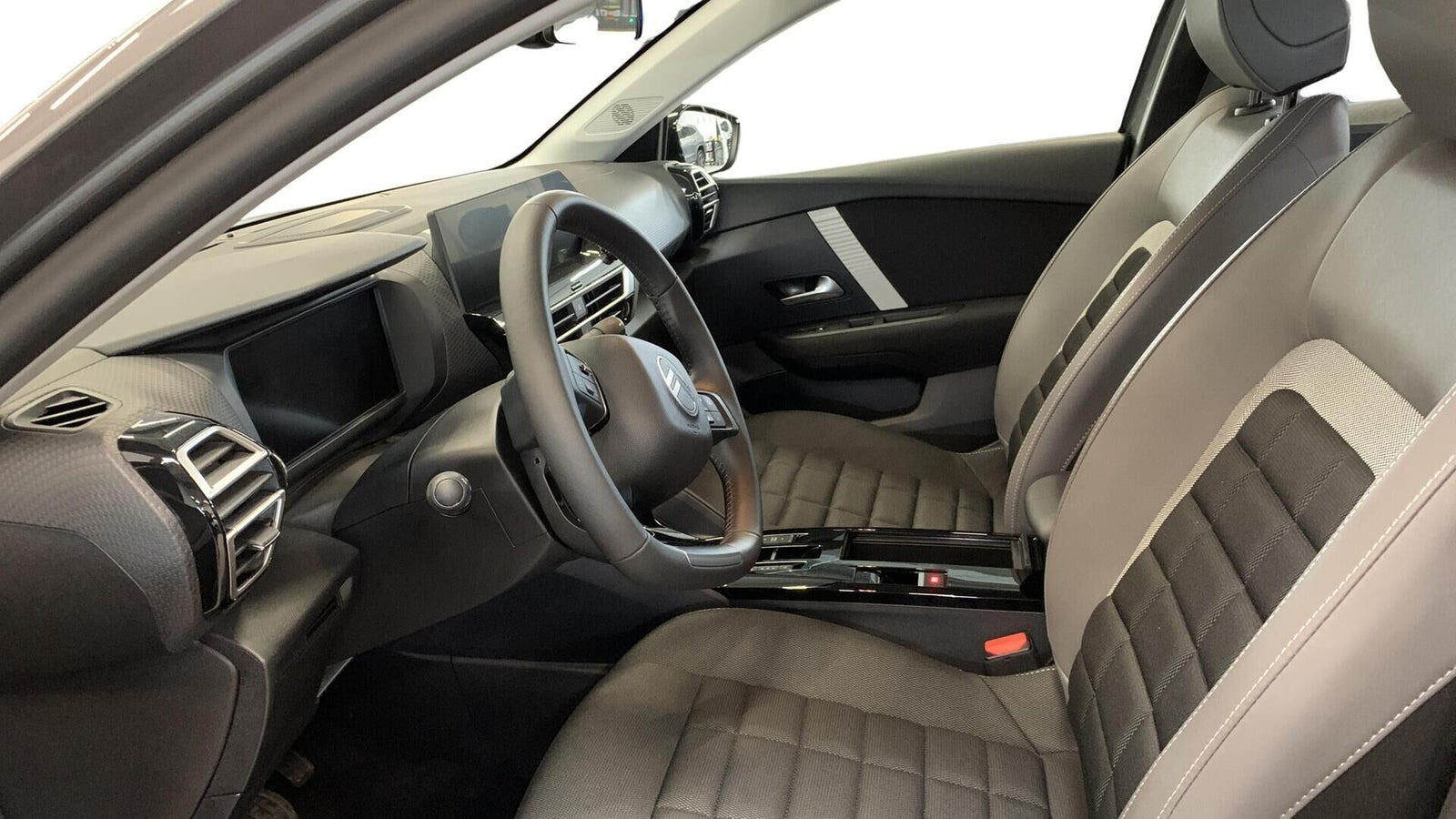 Grå Citroën ë-C4 fra 2025