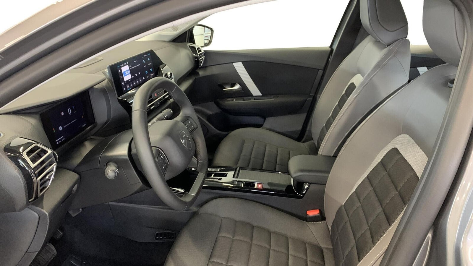 Grå Citroën ë-C4 fra 2025