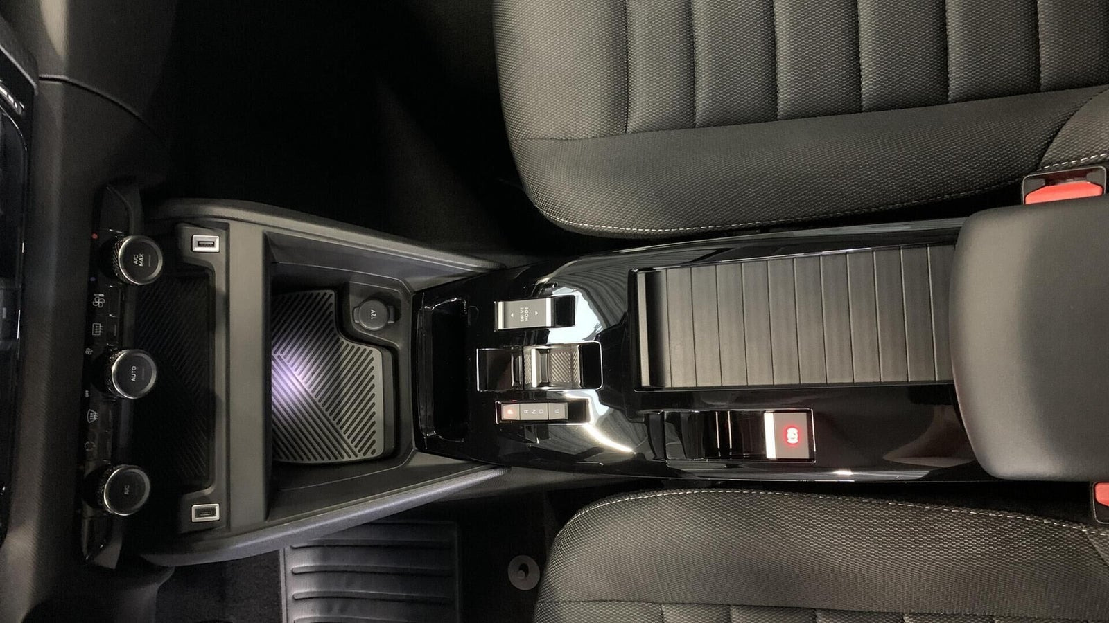 Grå Citroën ë-C4 fra 2025