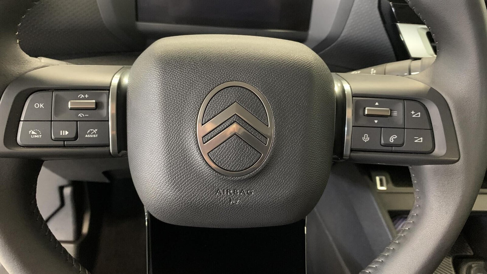 Grå Citroën ë-C4 fra 2025