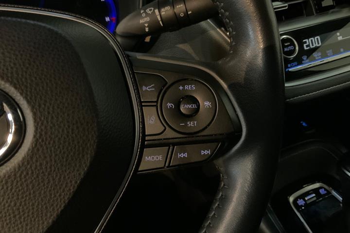 Sølv Toyota Corolla fra 2022