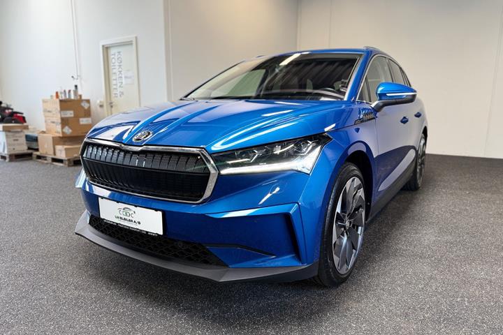 Blå Skoda Enyaq fra 2023
