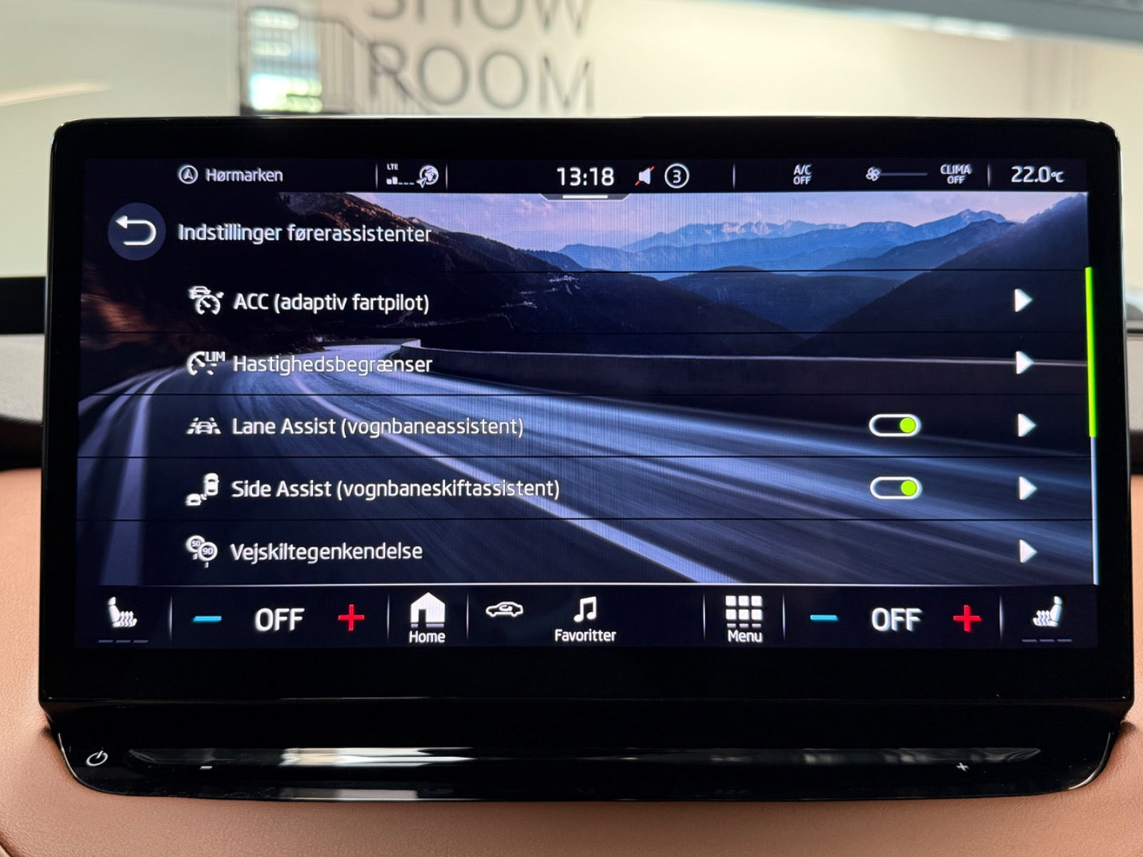 Blå Skoda Enyaq fra 2023