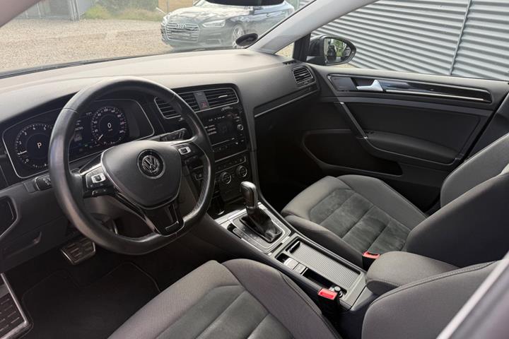 Sort VW Golf VII fra 2018