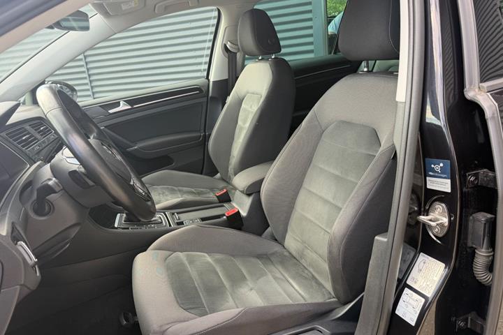 Sort VW Golf VII fra 2018