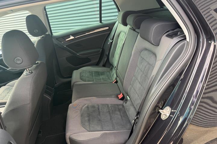 Sort VW Golf VII fra 2018