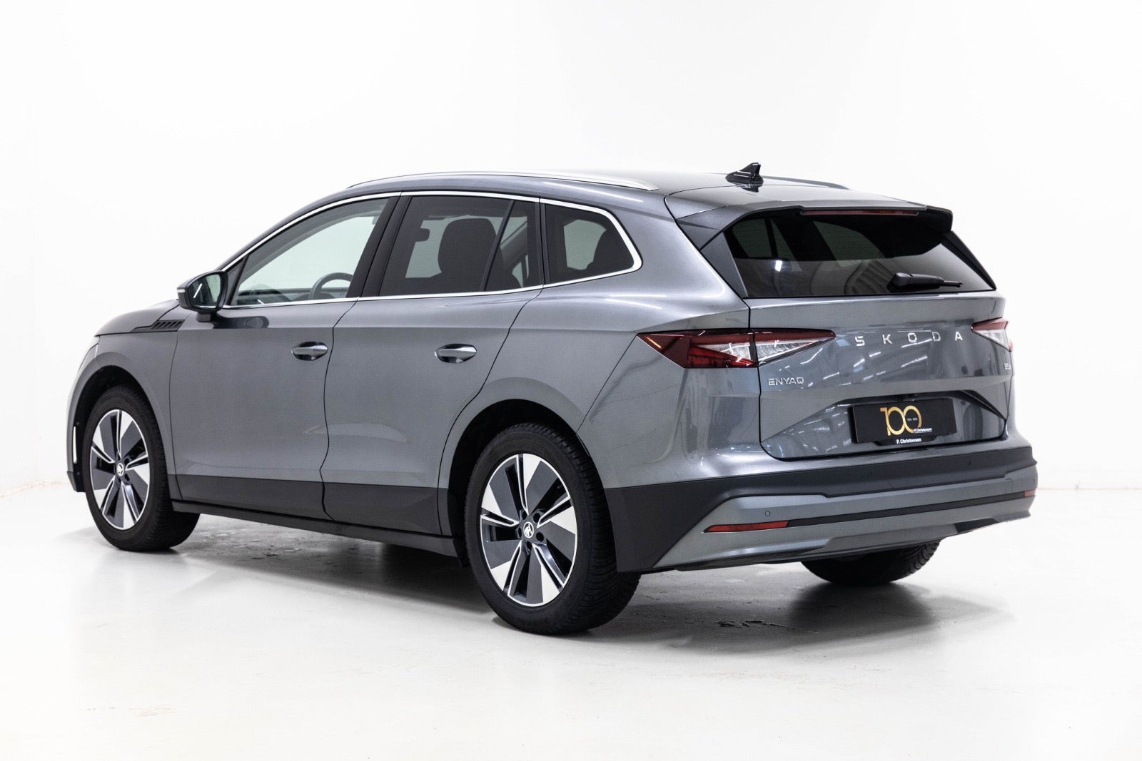 Grå Skoda Enyaq fra 2025