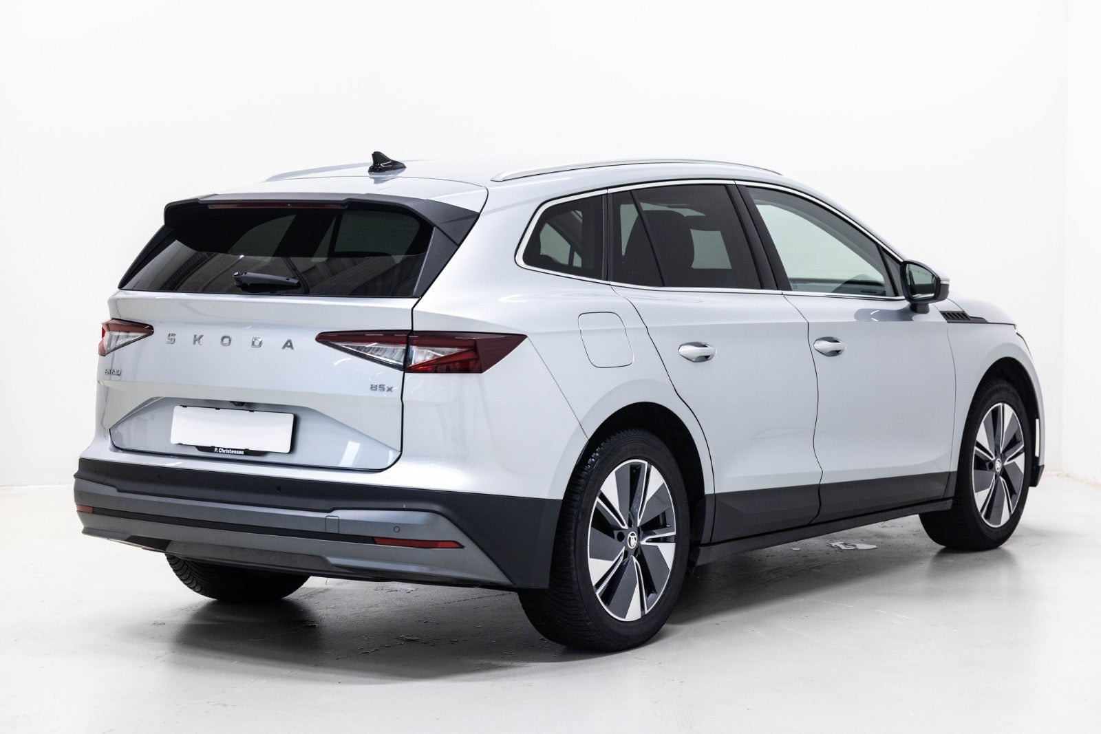 Grå Skoda Enyaq fra 2025