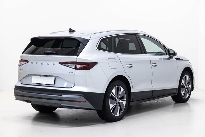 Grå Skoda Enyaq fra 2025