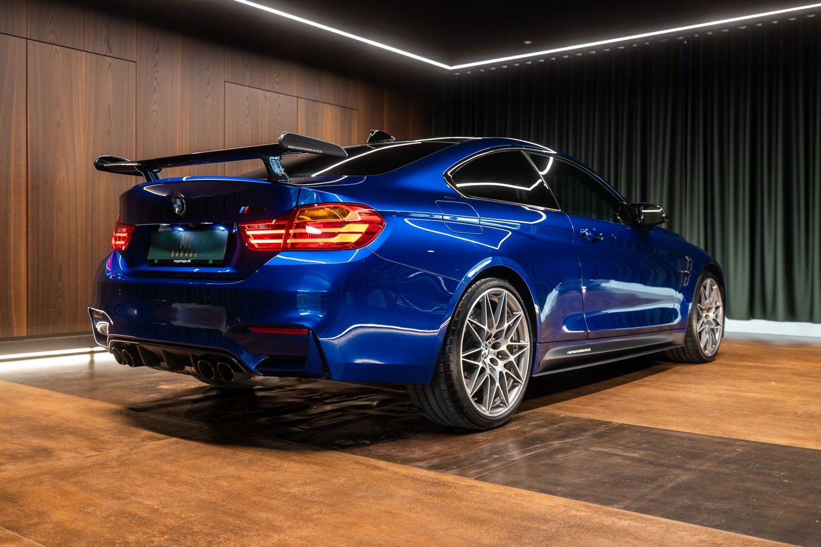 Blå BMW M4 fra 2016