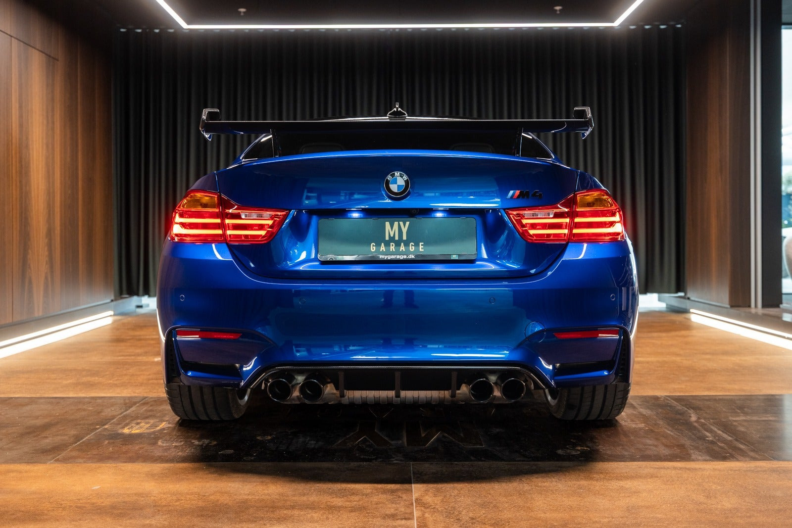 Blå BMW M4 fra 2016