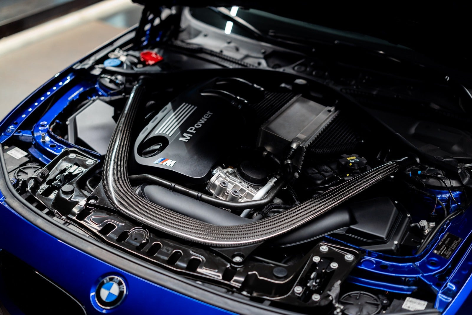 Blå BMW M4 fra 2016