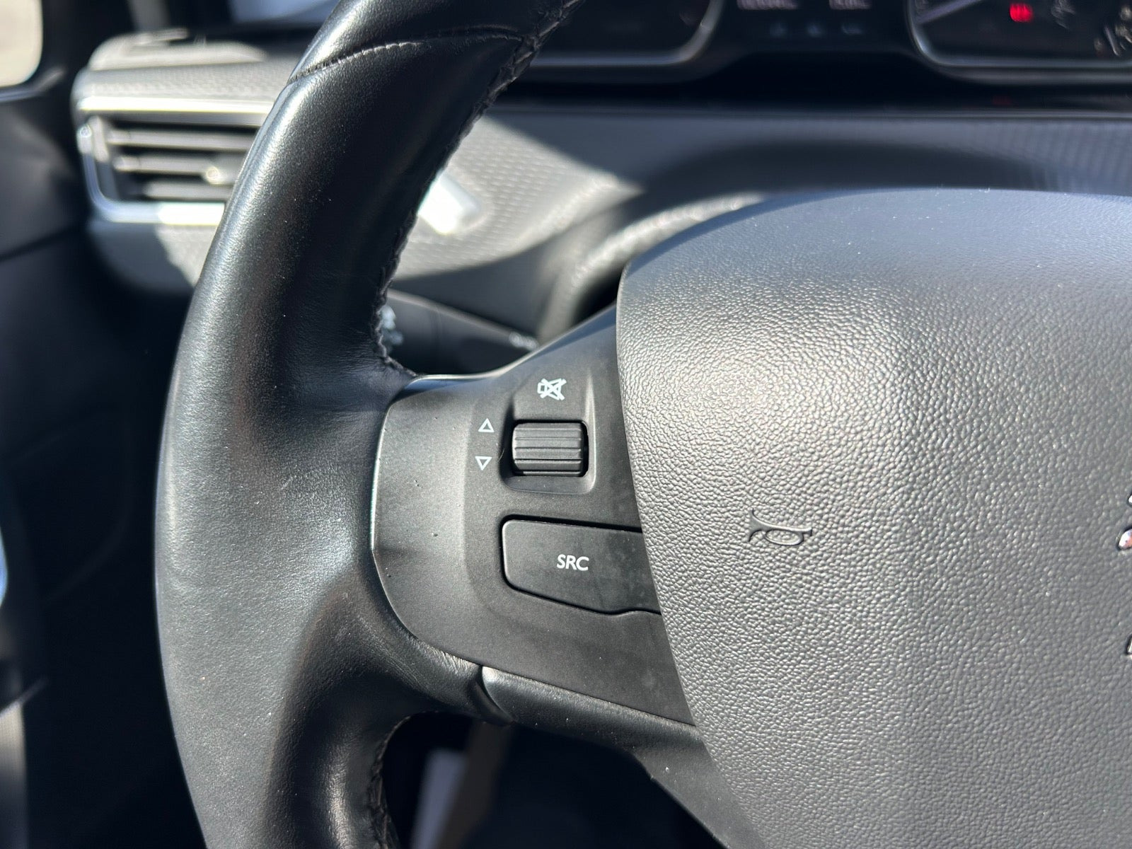Hvid Peugeot 2008 fra 2018