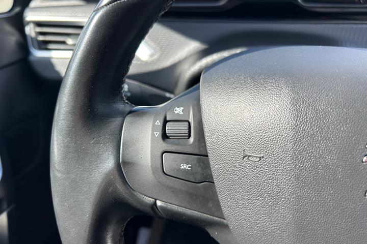 Hvid Peugeot 2008 fra 2018