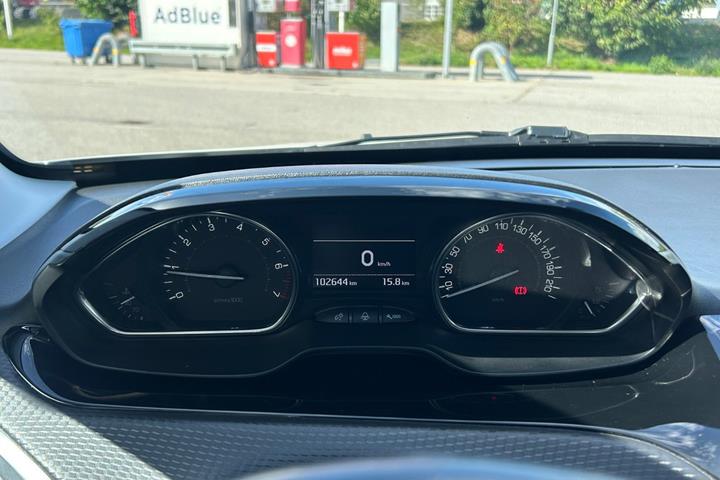 Hvid Peugeot 2008 fra 2018