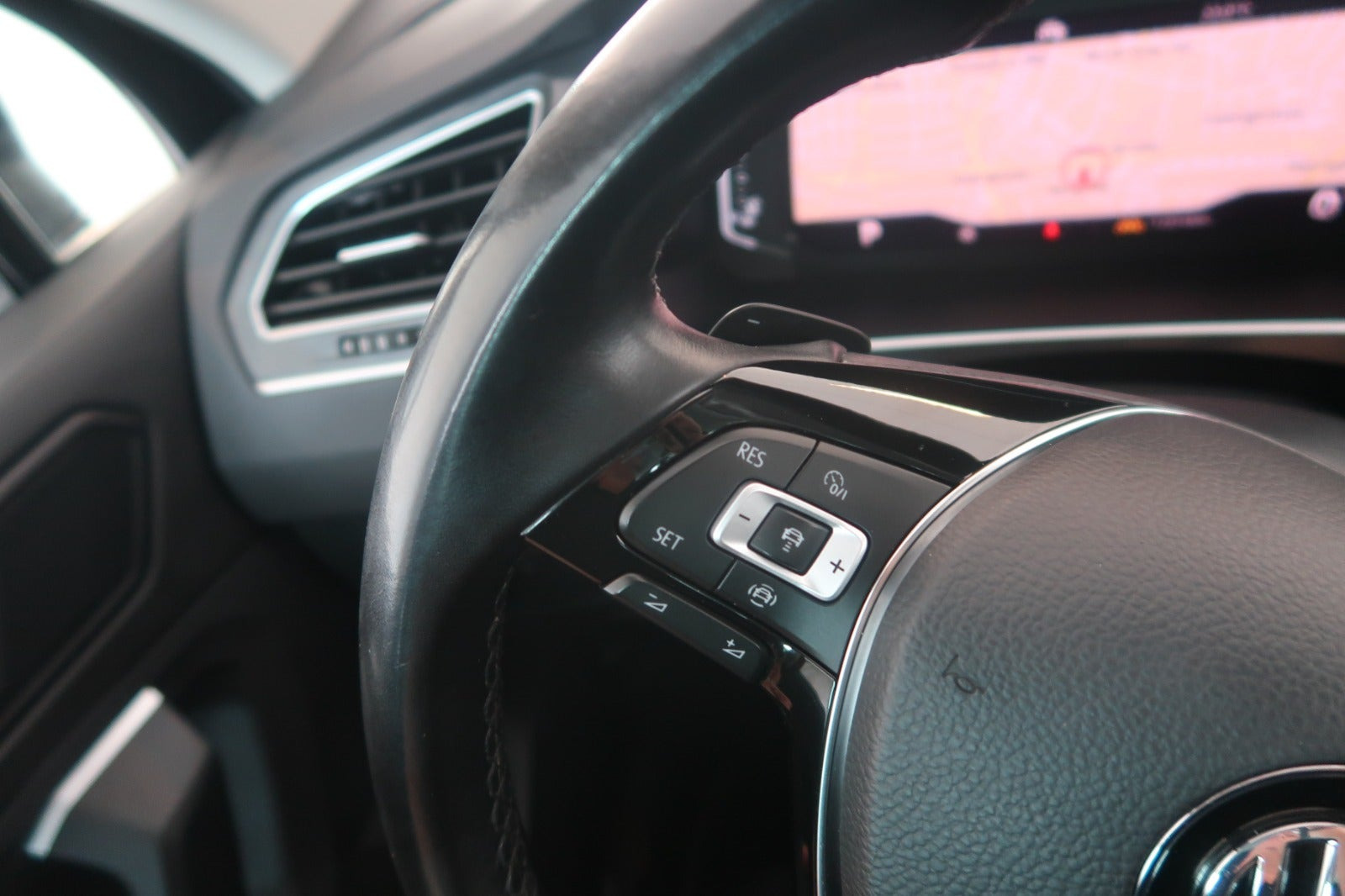 Sort VW Tiguan fra 2020