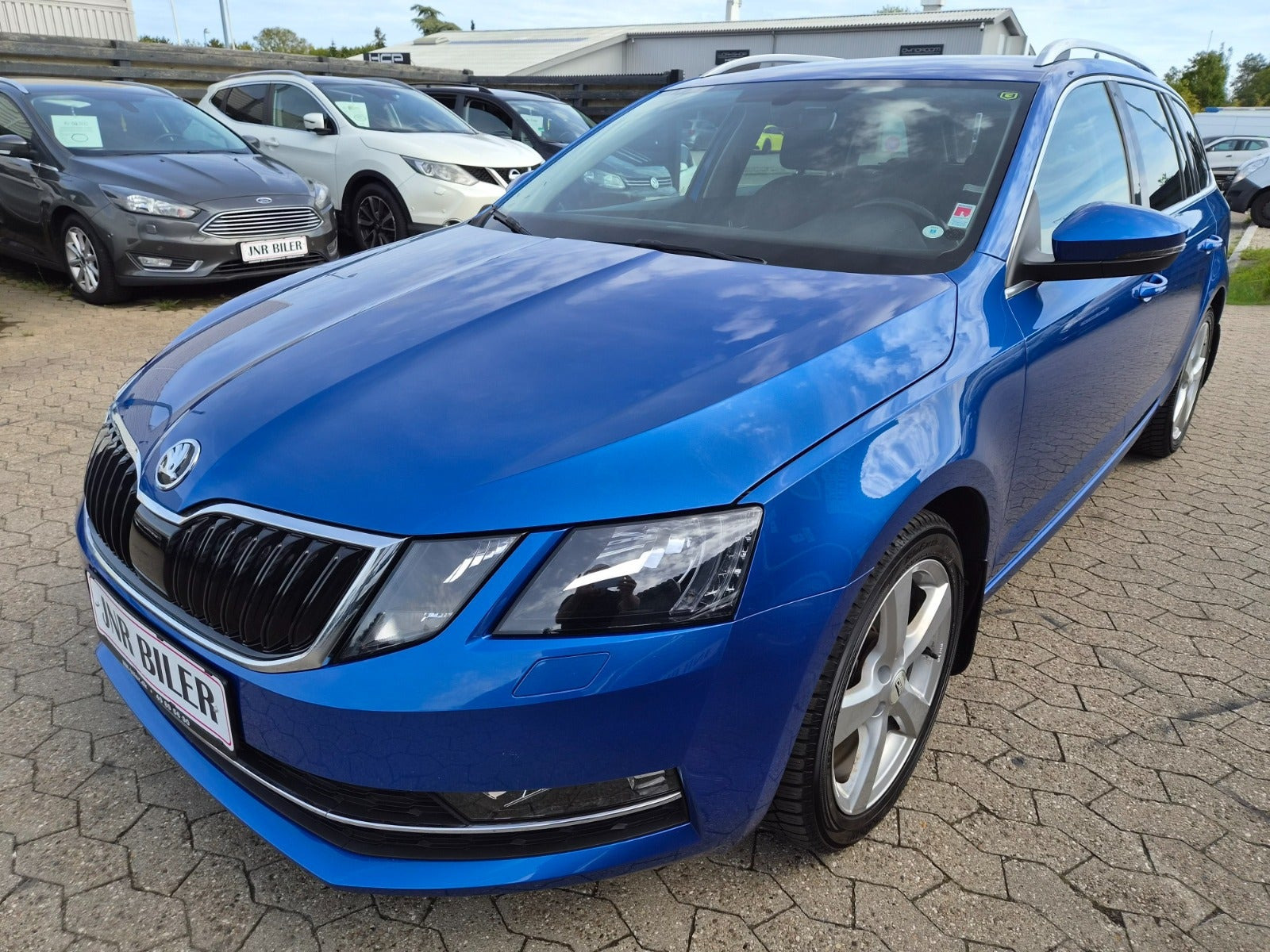 Blå Skoda Octavia fra 2018