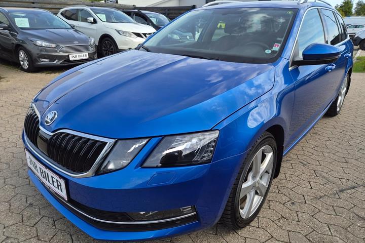 Blå Skoda Octavia fra 2018