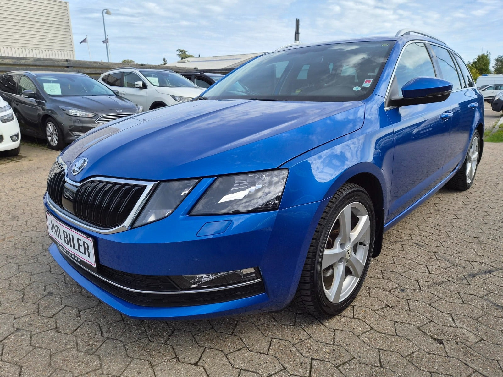 Blå Skoda Octavia fra 2018