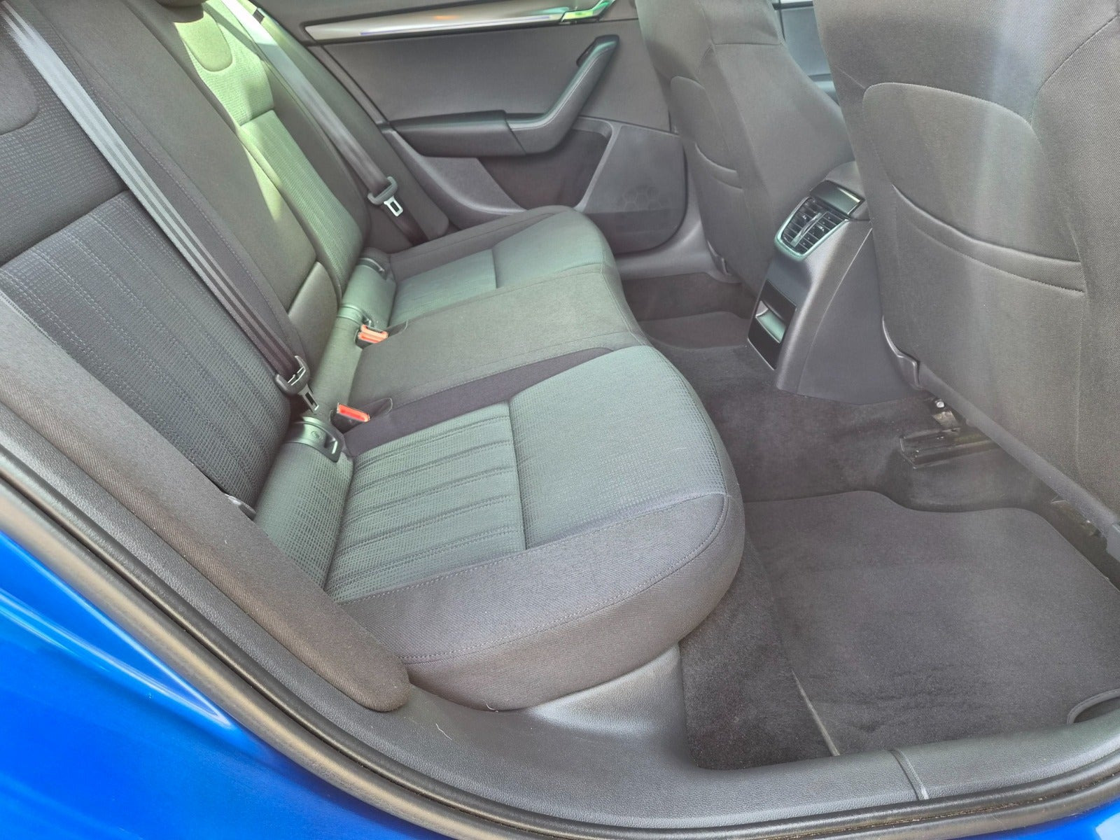 Blå Skoda Octavia fra 2018