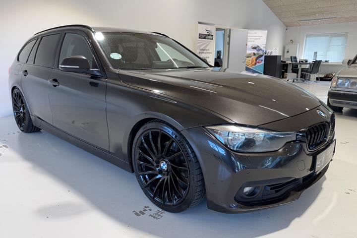 Brun BMW 320i fra 2017