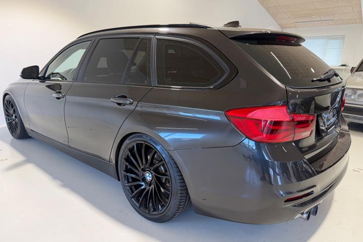 Brun BMW 320i fra 2017