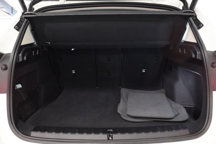 Hvid BMW iX1 fra 2025