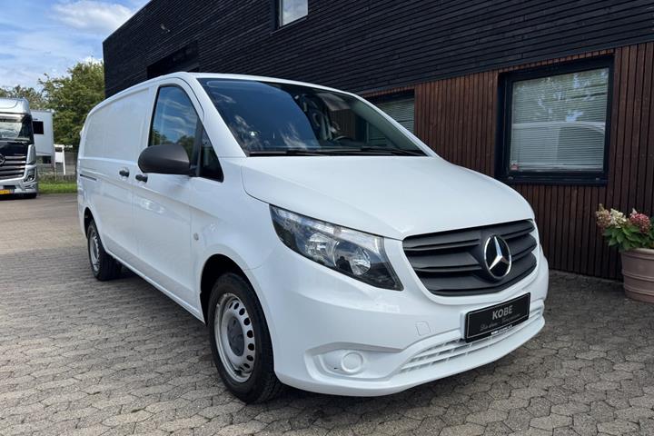 Hvid Mercedes Vito 114 fra 2021