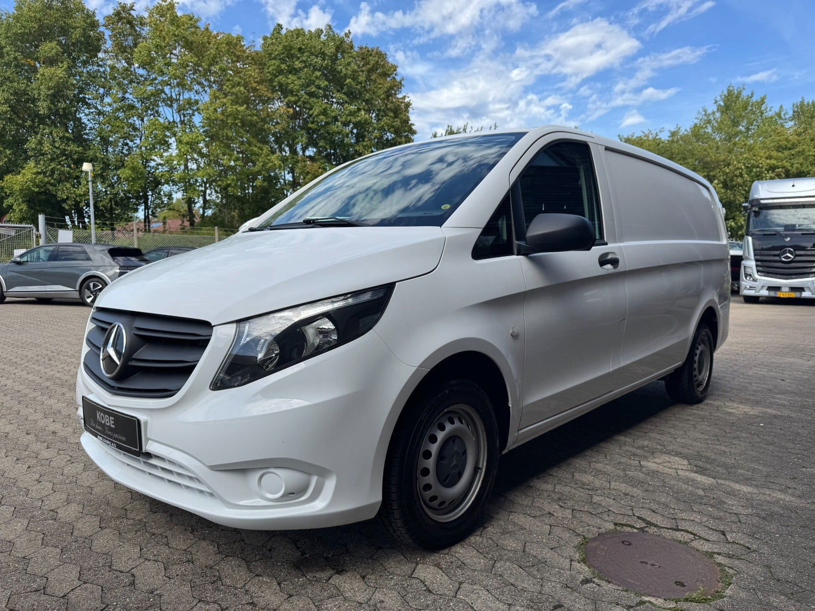 Hvid Mercedes Vito 114 fra 2021