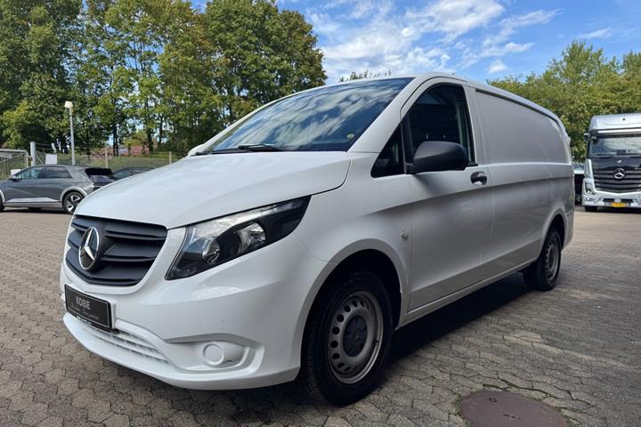 Hvid Mercedes Vito 114 fra 2021
