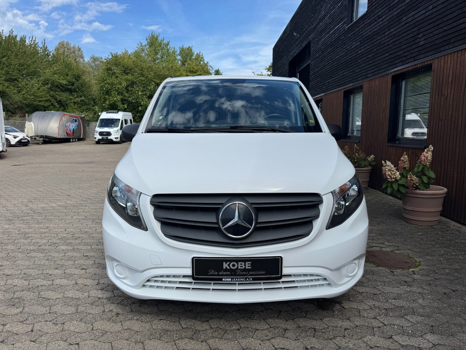 Hvid Mercedes Vito 114 fra 2021