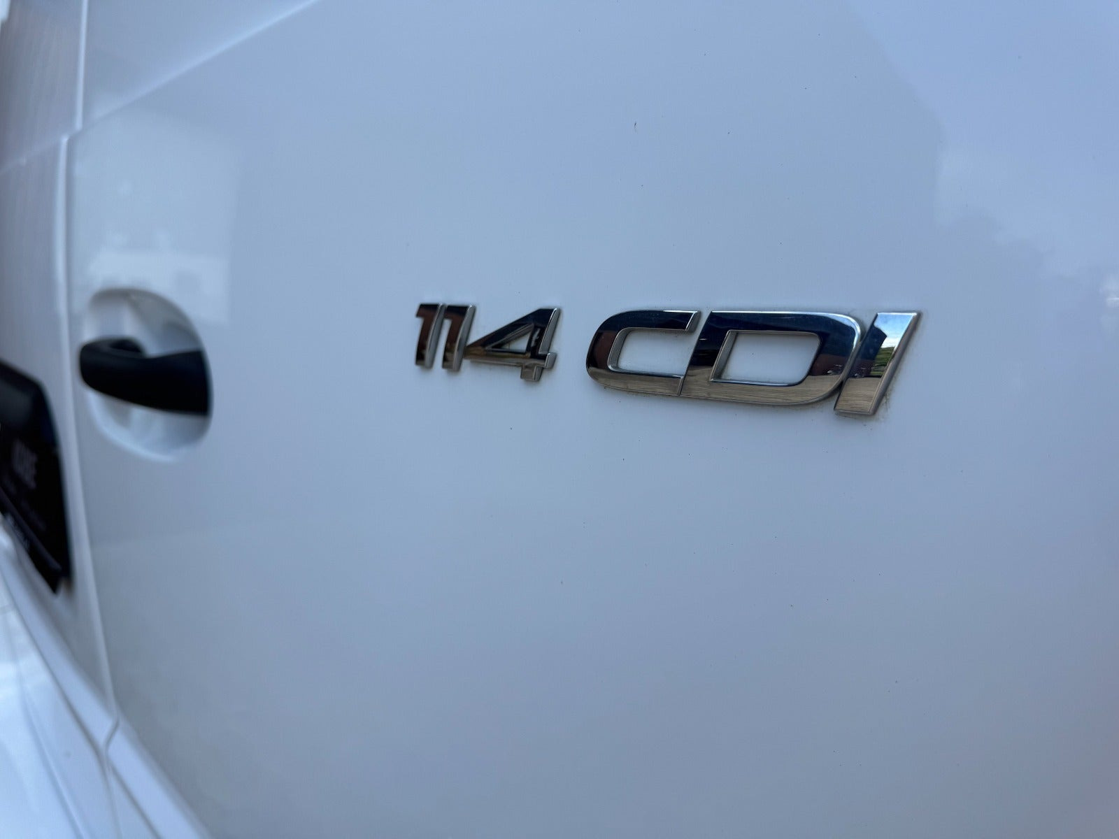 Hvid Mercedes Vito 114 fra 2021