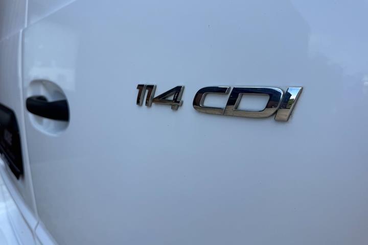 Hvid Mercedes Vito 114 fra 2021